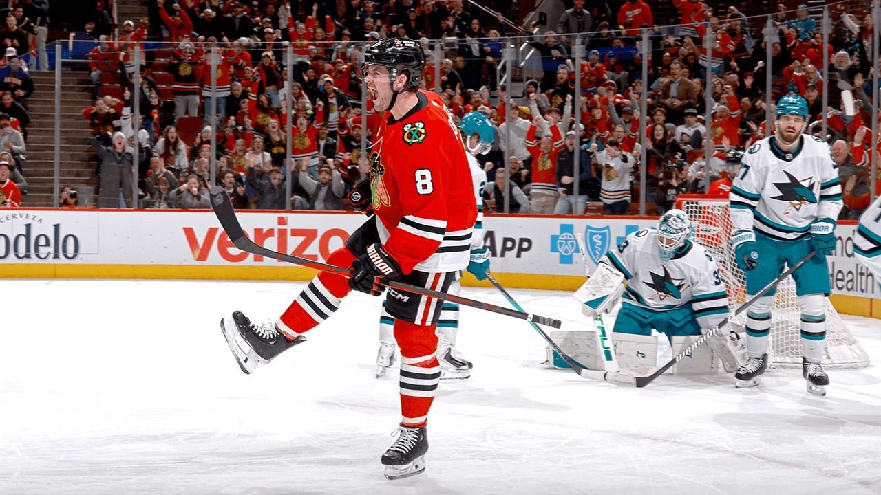 Blackhawks defeat Sharks